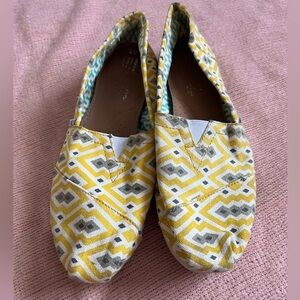 Vibrant Geometric Womans Moccasins